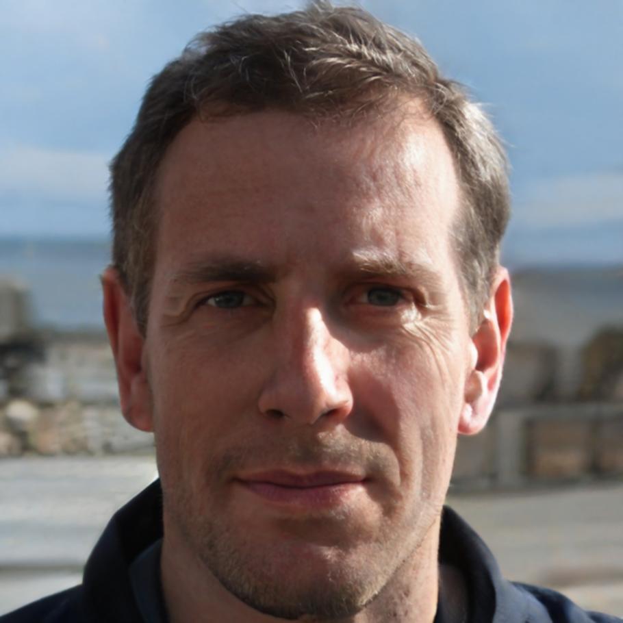 Instructor financiar Bogdan Răduț